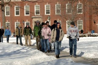 Students Walk Snow 2007 1.jpg